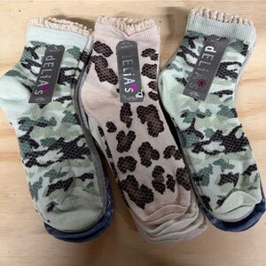 dELiA*s Green and Beige Patterned 3 sets of socks. New.